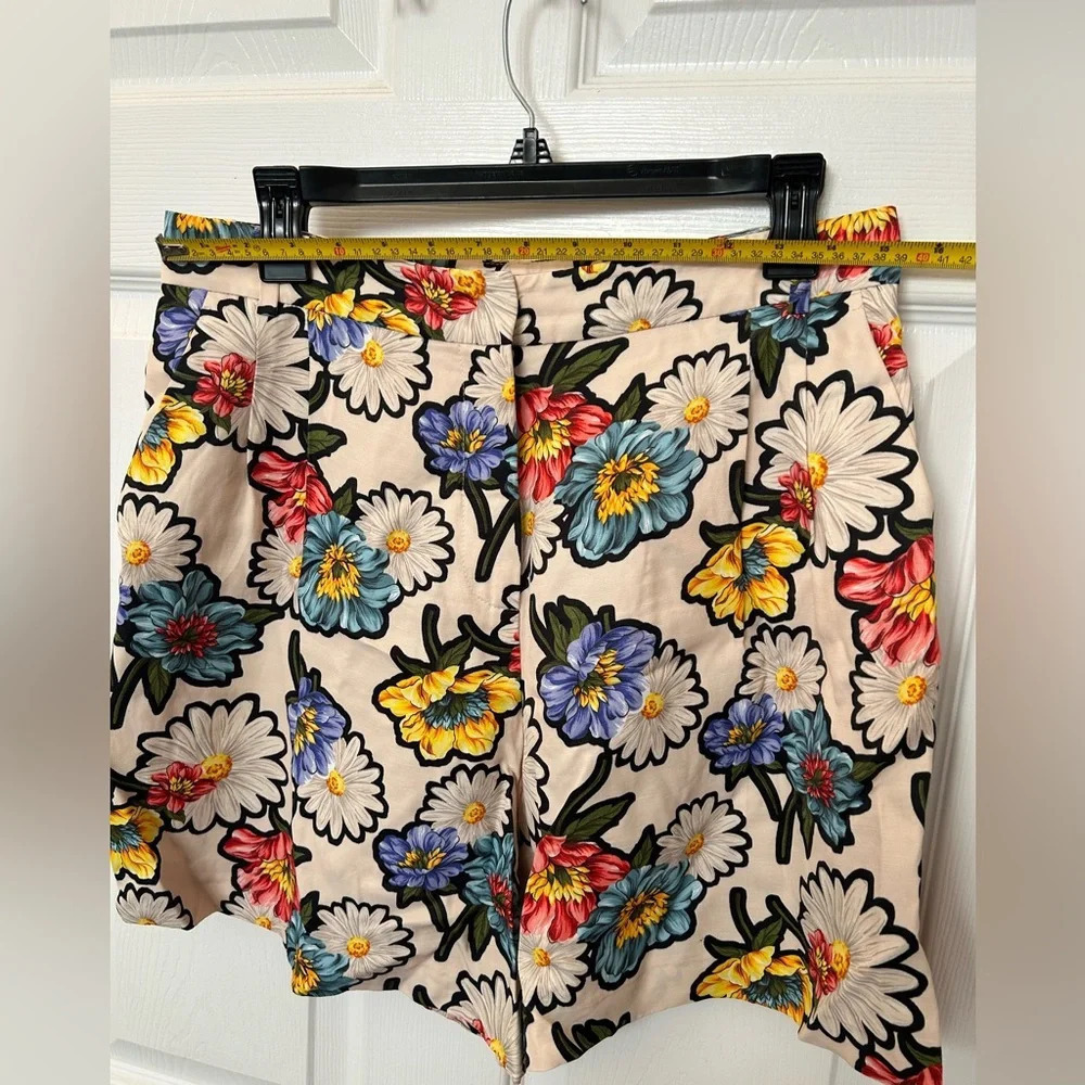 ! Max&Co - Beige shorts in floral sz 10 - Picture 9 of 11